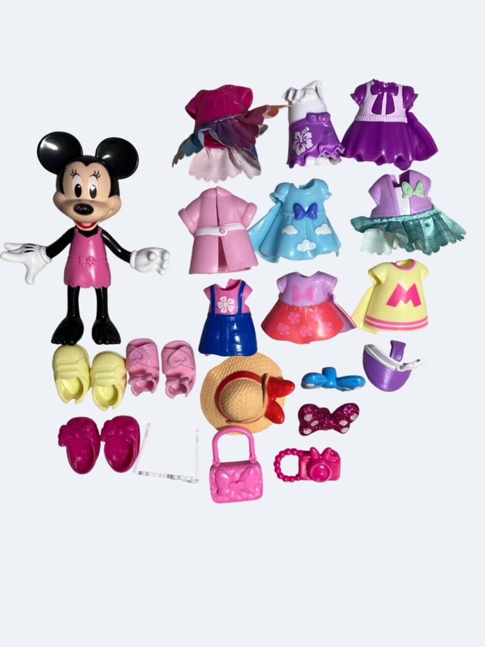 Minnie Mouse Figurine With Dress Up Accessories Set Includes Outfits & Hats
